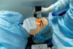 patient undergoing cataract surgery patient undergoing cataract surgery