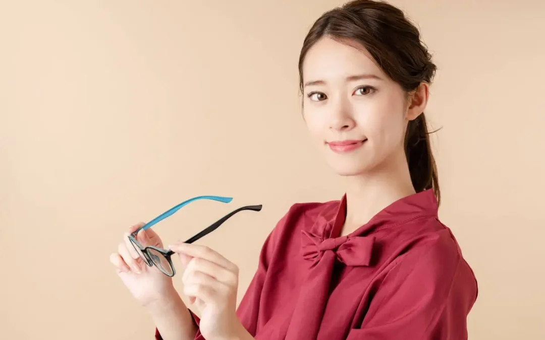 Cataract Vision Explained: How It Develops & What to Expect