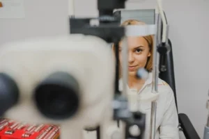LASIK vs ICL procedure LASIK vs ICL procedure